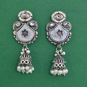 Pendientes Clásicos Elegantes Oxidados de Alta Demanda con Baño Oxidado 811316 - Product Image 6