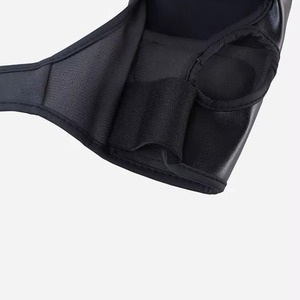 Guantes de MMA Fair Tax con diseño de dedos abiertos que ofrecen mejor agarre y flexibilidad para el grappling, adecuados para hombres y mujeres. - Product Image 6