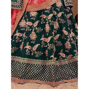Vêtements de mariée de couleur vert foncé ethnique brodés Lehenga choli - Product Image 2