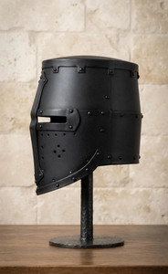 Casque de croisé médiéval traditionnel fait main, en acier de calibre 18, plaqué argent, avec sangle réglable, portable et personnalisable - Product Image 3