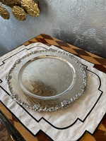 Assiette de service élégante en métal argenté pour la décoration de table, plateau de service haut de gamme pour mariages et événements, vaisselle