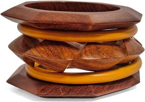 Conjunto de Pulseras de Madera Hechas a Mano con Diseño Inspirado en la Sangría, Brazaletes Gruesos Tallados a Mano, Exportaciones Premium del Craft Emporium - Product Image 6
