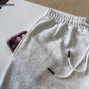 Pantalon de survêtement épais pour homme – Joggers en coton uni, coupés et cousus, modèle stock - Product Image 2
