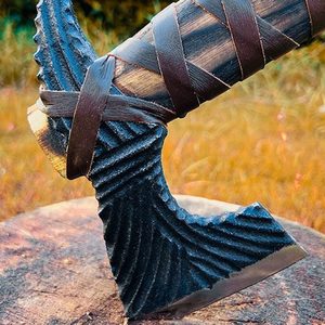 Hacha Tomahawk Thewizcrafts Hecha a Mano, de Acero Industrial con Alto Contenido de Carbono, Multiusos, para Camping, Supervivencia al Aire Libre, con Mango de Madera de Palisandro - Product Image 2