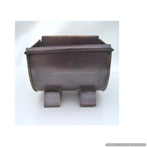 Elegante Macetero de Hierro Hecho a Mano en India con Acabado en Polvo, Autorriego y Ecológico - Product Image 4