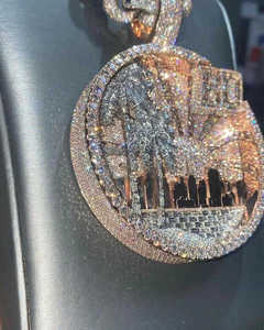 Colgante de Moissanita Redonda Brillante Certificada por GRA, Plata de Ley 925, Chapado en Oro, Joyería Unisex Estilo Hiphop - Product Image 3