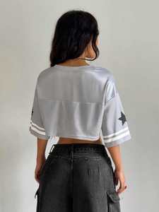 Maillot de football court en maille grise OEM, numéro 07, pour femme, style streetwear, fournisseur en gros de marques privées OEM - Product Image 4