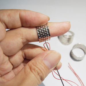 Doigtier rond en métal argenté métrique, accessoire de couture - Product Image 6