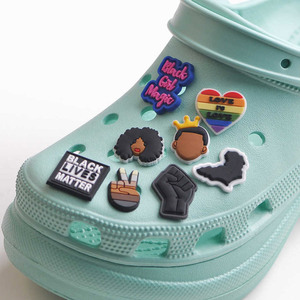 Accesorios de Goma 3D para Zapatos, Dijes Personalizados de PVC para Zuecos, Diseños de Anime, Dibujos Animados, Letras del Alfabeto, Frutas, Deportes, Kawaii, Venta al por Mayor - Product Image 1