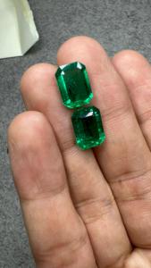 Paire assortie de pierres précieuses en émeraude naturelle de Zambie de 8,38 carats, forme octogonale, vert intense, pour boucles d'oreilles de luxe sur mesure - Product Image 3