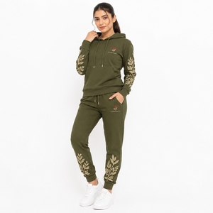 Ropa deportiva estampada a la moda, hecha con tela suave y transpirable, conjuntos deportivos estampados para mujer, ideales para entrenamiento en el gimnasio, correr y ocio. - Product Image 4