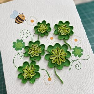 Tarjeta de Felicitación Personalizada con Trébol de la Suerte y Abeja, Hecha a Mano, Venta al por Mayor, del Mejor Fabricante de Papelería, con el Mejor Papel - Product Image 3