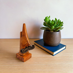 Support pour lunettes de soleil et lunettes de vue en bois massif, fait main, écologique, design moderne et durable, pour la maison et le bureau - Product Image 1