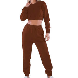 Ensemble décontracté 2 pièces pour femme : sweat-shirt court et pantalon de jogging en tissu doux pour tenue quotidienne et streetwear - Product Image 6