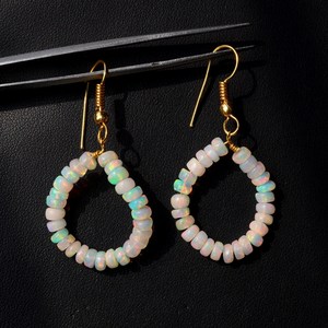 Boucles d'oreilles en opale éthiopienne naturelle multi-arc-en-ciel, argent et or 14 carats, cadeau pour elle - Product Image 5
