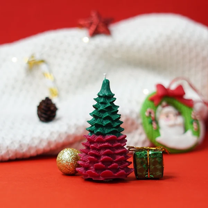 Bougie pilier artisanale en cire de soja en forme de sapin de Noël, décoration rustique pour les fêtes, centre de table festif, cadeau pour la maison, décoration de table d'hiver - Product Image 1