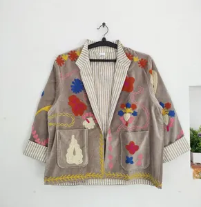 Chaqueta de Terciopelo Taupe Hecha a Mano para Mujer, Bordado Floral Colorido Artesanal, Estilo Boho Vintage, Blazer Abierto por Delante - Product Image 1