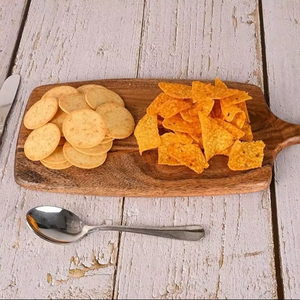 Planche à découper en bois à long manche, épaisse et durable, compatible couteaux, finition lisse, idéale pour couper, servir et préparer - Product Image 4