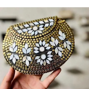 Bolso de Mano de Lujo God Grace Craft, Metálico, con Incrustaciones Circulares de Madreperla, Hecho a Mano, para Fiestas y Eventos Nocturnos - Product Image 1