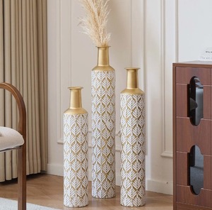 แจกันตั้งพื้นทำจากโลหะสีขาวตกแต่งด้วยมือทำด้วยทองขาว - Product Image 4