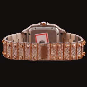 หน้าปัดทรงสี่เหลี่ยมจัตุรัสลายเลขโรมันสวยงาม ประดับเพชรโมอิสซาไนต์ทรงกลมสองสี ดีไซน์ฮิปฮอปทันสมัย เหมาะสำหรับทุกโอกาส ของขวัญสำหรับผู้ชาย - Product Image 3