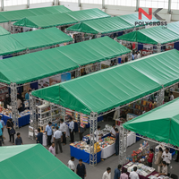 Bâche d'exposition tissée haute résistance sur mesure pour stands et présentoirs, à usage polyvalent