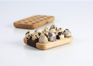 Porta Huevos de Codorniz de Madera con 6 Ranuras, Barra Lineal Bicolor para Decoración de Cocina, Exportación desde Vietnam - Product Image 3