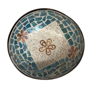 Bol en coquille de noix de coco avec gravure artisanale, matériau écologique, surface raffinée pour la décoration de cuisine - Product Image 2