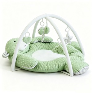 Tapis de jeu en peluche grenouille verte avec arche d'activités pour bébés de 0 à 24 mois, jouet doux unisexe - Product Image 5