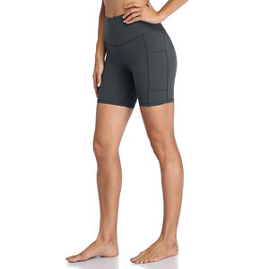 Pantalones cortos de yoga con spandex flexible para mujer - Product Image 3