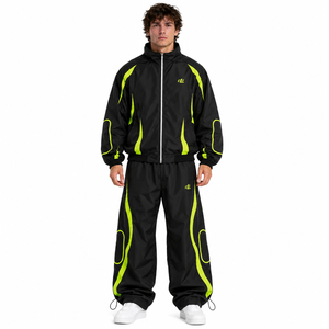 Ensemble de survêtement coupe-vent colorblock noir et vert néon personnalisé, haute visibilité, avec veste zippée à panneaux incurvés et pantalon ample, vêtements de sport - Product Image 1