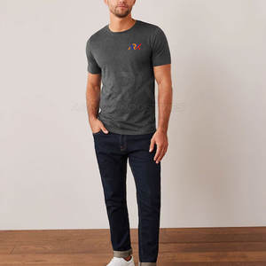 T-shirt uni noir pour homme – Prix de gros – T-shirt homme de haute qualité – T-shirt décontracté doux, respirant et confortable - Product Image 4