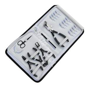 Juego de Herramientas para Extensiones de Cabello Microlink con Pinza para Cintas Adhesivas, Pinza para Cerrar y Abrir Cuentas, Gancho de Bucle, Tijeras y Agujas en Estuche de Almacenamiento - Product Image 1