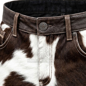 Pantalones cortos de cuero para hombre de diseño moderno con acabado natural, artesanía premium y talla personalizada. - Product Image 6