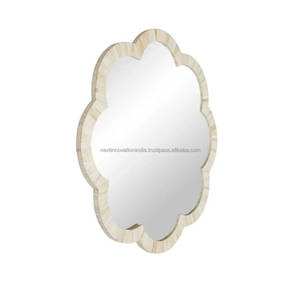 Cadre de miroir mural en incrustation d'os élégant avec un design unique pour les intérieurs tendance - Product Image 3