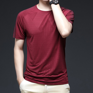 เสื้อยืดคอกลมแขนสั้นผู้ชาย พรีเมียม ผ้าฝ้าย 100% เรียบง่าย สวมใส่สบาย ระบายอากาศดี เหมาะสำหรับใส่ในชีวิตประจำวันช่วงฤดูร้อน รับผลิตแบบ OEM - Product Image 4