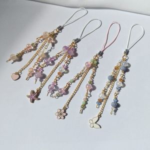 Porte-clés élégant fait main avec broderie perlée et un magnifique savoir-faire pour clés, sacs et accessoires personnels - Product Image 6