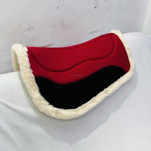 Tapis de selle de cheval léger et confortable avec tissu en fourrure et patch en daim en cuir à l'intérieur de la conception en maille pour l'utilisation - Product Image 4