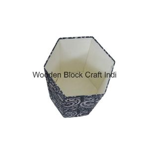 Poubelle décorative ouverte faite à la main en carton PP imprimé au bloc, avec enveloppe en tissu 100 % coton. - Product Image 5