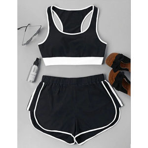 Ensemble deux pièces sportif noir pour femme, haut court sans manches avec bordure blanche et short au-dessus du genou, coupe régulière, vêtements de printemps et d'été - Product Image 4