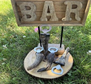 Abridor de Botellas con Forma de Cuerno, Herramienta Elegante Hecha a Mano para Bebidas, Accesorio Decorativo de Cocina para Cafeterías, Restaurantes, Pubs y Resorts - Product Image 2