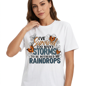 J'ai survécu à trop de tempêtes pour être gêné par les gouttes de pluie T-shirt décontracté imprimé pour femme blanc col rond manches courtes été - Product Image 5
