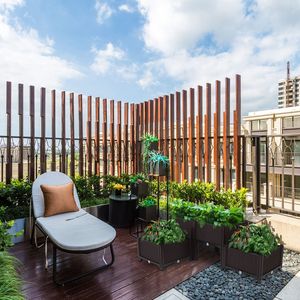 Lot de 4 jardinières en bois à assembler, marron avec finition enduite, pour la plantation de légumes de jardin, motif carré - Product Image 1