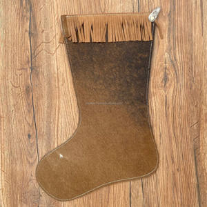 Pelo de calidad superior en cuero de vaca 16 pulgadas Medias de Navidad Medias de árbol de Navidad con flecos de cuero genuino de grano completo - Product Image 2