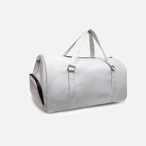 Elegante Bolsa de Viaje de Cuero Premium Blanca con Amplio Compartimento Principal y Bolsillo Lateral para Zapatos - Product Image 2
