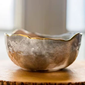 Bandeja de Servir de Resina Personalizada, Plato Decorativo para Llaves con Borde Dorado/Plateado, Hecho a Mano y Pintado a Mano, Artesanía Atemporal - Product Image 1