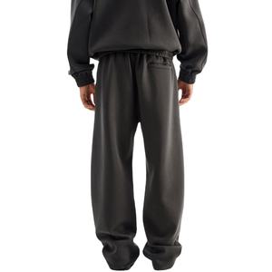 Pantalones de chándal de doble capa gris claro con logotipo personalizado 2025, estilo informal transpirable, pierna ancha acampanada, forro polar liso, pintado - Product Image 2