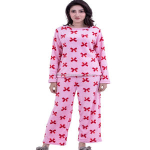 ชุดเซ็ทลำลองสไตล์ Athleisure กางเกงขายาวลายดอกไม้ เสื้อครอปทรงคอร์เซ็ท ชุดสไตล์ Coquette Y3K ชุดลำลองผู้หญิง ลายดอกไม้และคำว่า Love ชุดเซ็ท 2 ชิ้นสำหรับผู้หญิง - Product Image 2