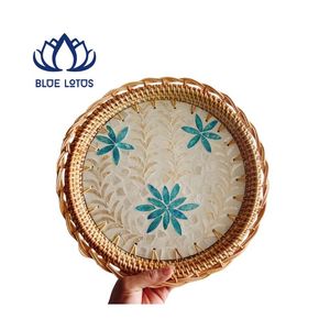 Plateau en mosaïque de rotin écologique de haute qualité, panier décoratif en osier fait main et durable - Product Image 1