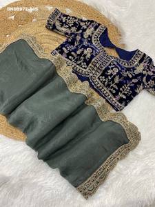 ชุดส่าหรี-เสื้อปาร์ตี้สไตล์อินเดียแบบดั้งเดิม สีทองเงา ประดับด้วยงานปัก งานเชือก และงานเลื่อม พร้อมเสื้อคลุม  จำหน่ายโดยผู้ผลิตชาวอินเดีย - Product Image 4